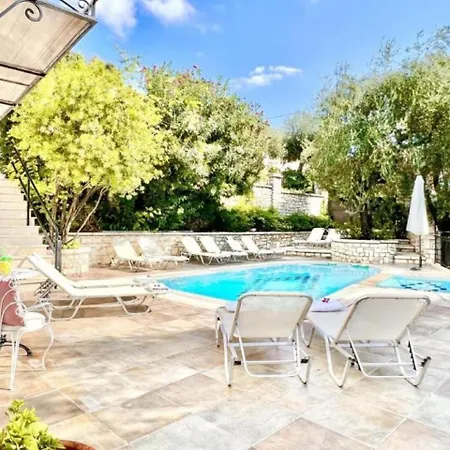 Aphrodite Nissaki Aparthotel 3*